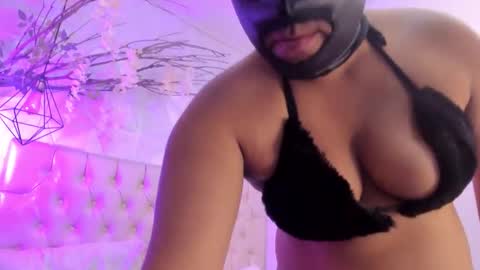 Pamela online show from November 17, 8:42 pm