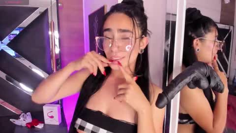 pam  online show from March 17, 7:40 pm