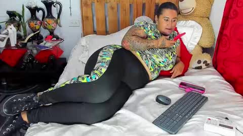 Pamela online show from November 4, 8:25 pm