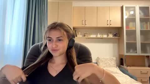 Lia online show from July 5, 4:12 pm