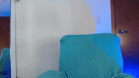 Carolinesworldx online show from May 14, 5:19 pm