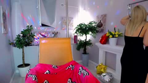 Snapshot of passionate_babe chatting on January 30, 3:33 am I have returned from vacation and I am glad to share my energy and emotions with you online show from January 30, 3:33 am