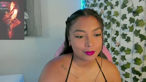 Snapshot of pau_delima__ chatting on December 10, 6:17 pm paulina online show from December 10, 6:17 pm