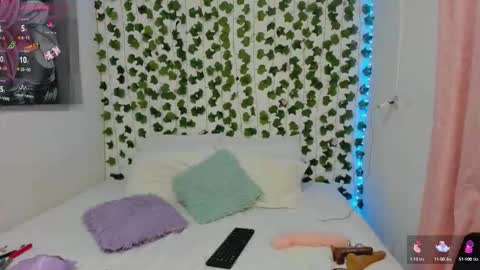 Snapshot of pau_delima__ chatting on September 19, 2:43 am paulina online show from September 19, 2:43 am