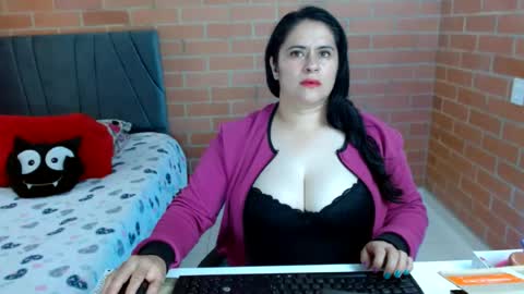 paula__117 online show from July 8, 7:27 pm