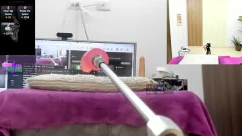 Paulina Davis  online show from July 8, 12:35 am