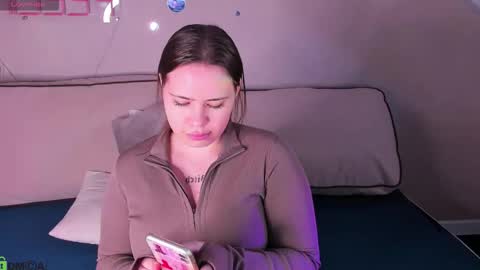 Snapshot of pauline_moore chatting on October 19, 10:06 am Erica online show from October 19, 10:06 am