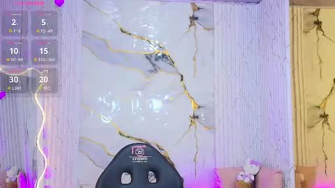 peachy_tay online show from July 29, 11:32 am