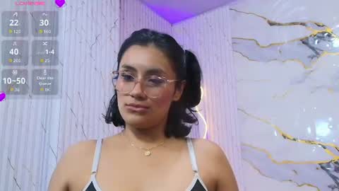 peachy_tay online show from July 28, 4:39 pm