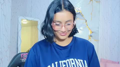 peachy_tay online show from July 19, 11:34 am