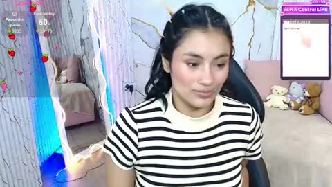 peachy_tay online show from July 14, 11:37 am