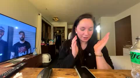 PeachyObsession online show from February 7, 3:32 am