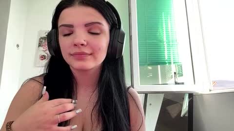 Kate online show from March 17, 1:59 pm