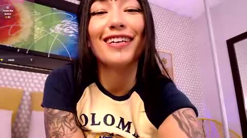 Penelope  Lets get to 100 hands up  online show from July 18, 5:44 am