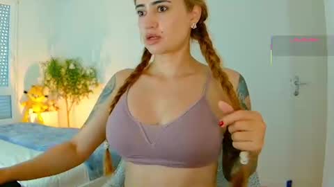 Hi Im Penelope  better vibrations  1111 online show from July 10, 2:28 pm