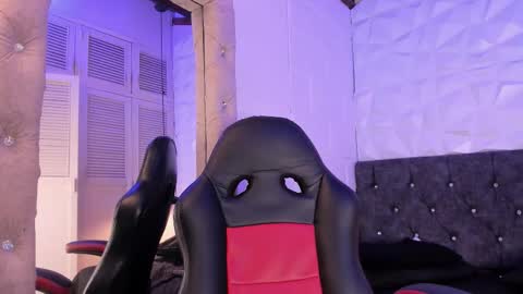 perla dl online show from March 12, 11:51 pm