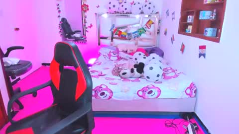 PERLA online show from July 2, 2:55 am