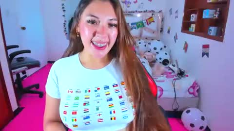 PERLA online show from June 25, 2:33 am
