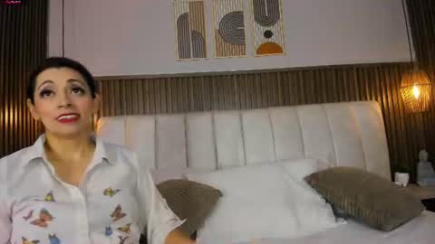 PerlaPreciosa online show from June 15, 12:05 pm