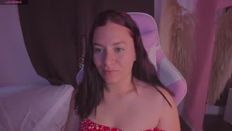 Marie online show from July 6, 3:03 pm