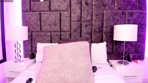 Snapshot of petit_rosseowo chatting on February 4, 10:02 pm Im Rosse but u can call me Rossie or Rosita . online show from February 4, 10:02 pm