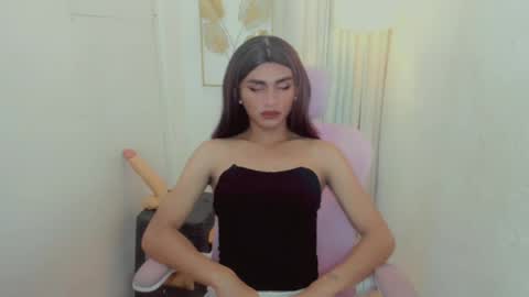 petite_barbie88 online show from July 5, 4:19 am