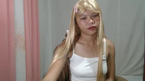 petite_remyy online show from June 1, 4:52 pm