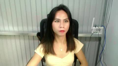 Snapshot of petitegirl_chikay chatting on October 10, 7:24 am Chikay online show from October 10, 7:24 am