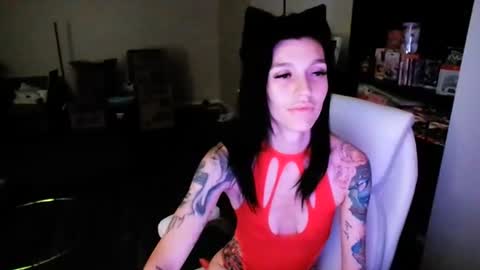 petitescarlettx3 online show from July 29, 4:34 am
