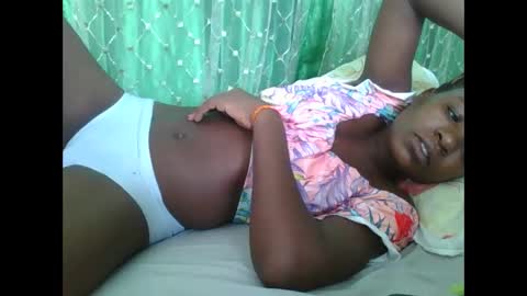 petitesweetchiq online show from February 5, 12:08 pm