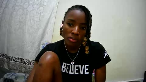 petitetasha online show from November 16, 7:21 am