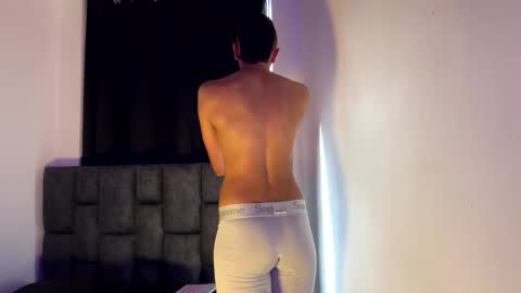 PHILLIP online show from November 1, 1:04 pm