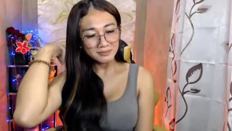 Pia online show from June 24, 1:43 pm