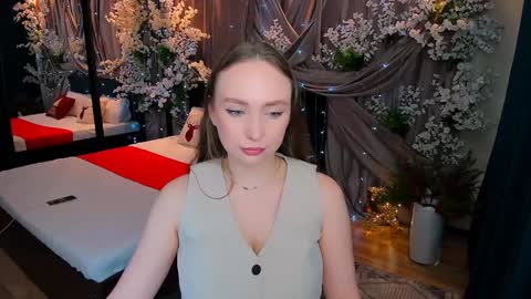 Snapshot of pieceofinspiration chatting on December 26, 10:16 am Emelie online show from December 26, 10:16 am