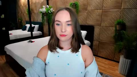 Snapshot of pieceofinspiration chatting on September 30, 8:24 pm Emelie online show from September 30, 8:24 pm