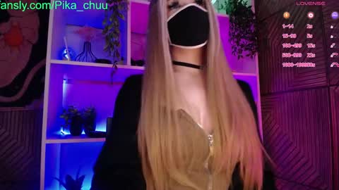 Snapshot of pika_pikaa chatting on January 28, 11:28 pm Sonya online show from January 28, 11:28 pm