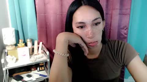 lucyLove online show from July 11, 6:02 am