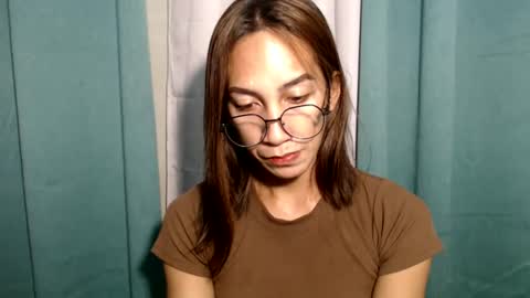 Snapshot of pinay_lucy chatting on March 6, 3:24 am lucyLove online show from March 6, 3:24 am