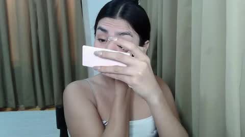 Snapshot of pinayloving_bella chatting on September 16, 11:57 pm pinayloving_bella online show from September 16, 11:57 pm