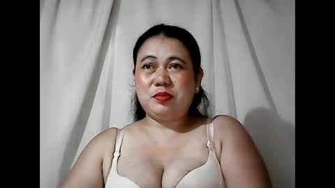 pinaymama12345 online show from June 3, 11:21 pm