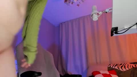 pink_hell online show from February 9, 7:38 pm