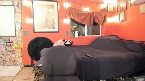 Snapshot of pinkandheated chatting on January 31, 9:05 am Virginity smiles online show from January 31, 9:05 am