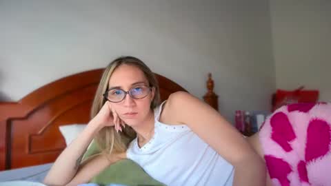 Pinkilola online show from July 5, 7:41 pm