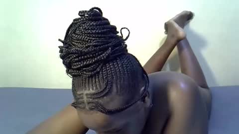 pinky_ebony13 online show from April 26, 10:51 pm