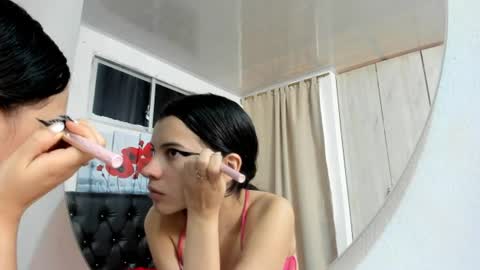 pinky_f00x online show from June 12, 7:33 pm