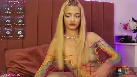 Pinky online show from October 22, 7:52 pm