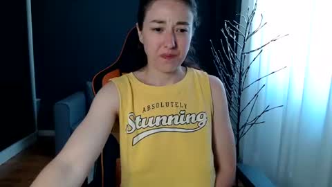piscesgirl06 online show from June 24, 3:49 am