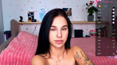 Molly online show from May 2, 5:00 am