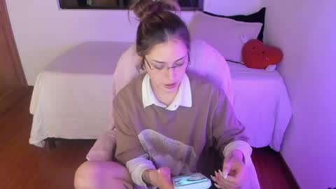 pixie online show from April 30, 2:39 am