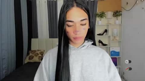 pixiedoll_ online show from February 14, 3:08 am